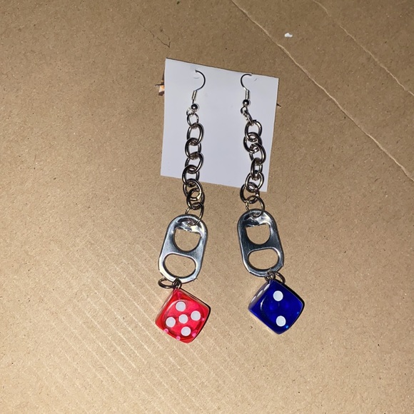 ⛓🎲~Chained dice~ 🎲⛓ - Picture 2 of 2